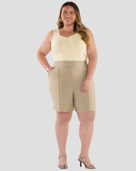 Bermuda Feminina Plus Size em Alfaiataria com Bolso - Cereja Rosa - Semente