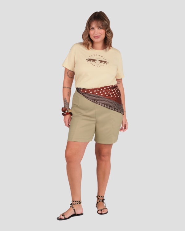 Bermuda Plus Size em Alfaiataria com Bolsos Cereja Rosa Bege