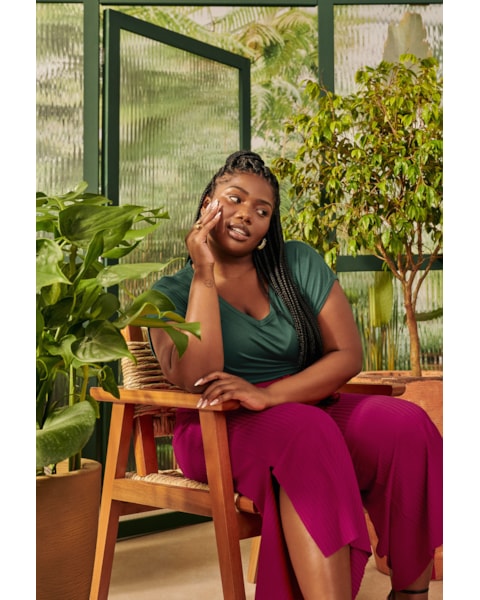 Blusa Básica em Viscose Cereja Curves