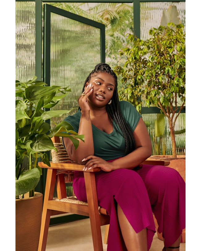 Blusa Básica em Viscose Cereja Curves-40bba077-3d53-4dd6-aa49-5137be0f3e3c