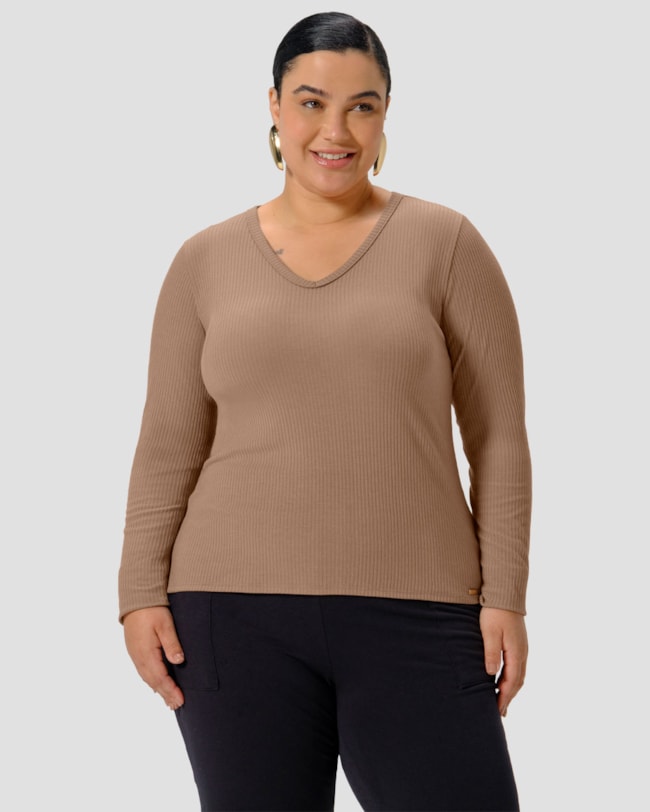 Blusa Básica Plus Size Canelada Decote V - Cereja Rosa - Marrom-149766e8-107f-4f0d-90df-48da0a7f20aa