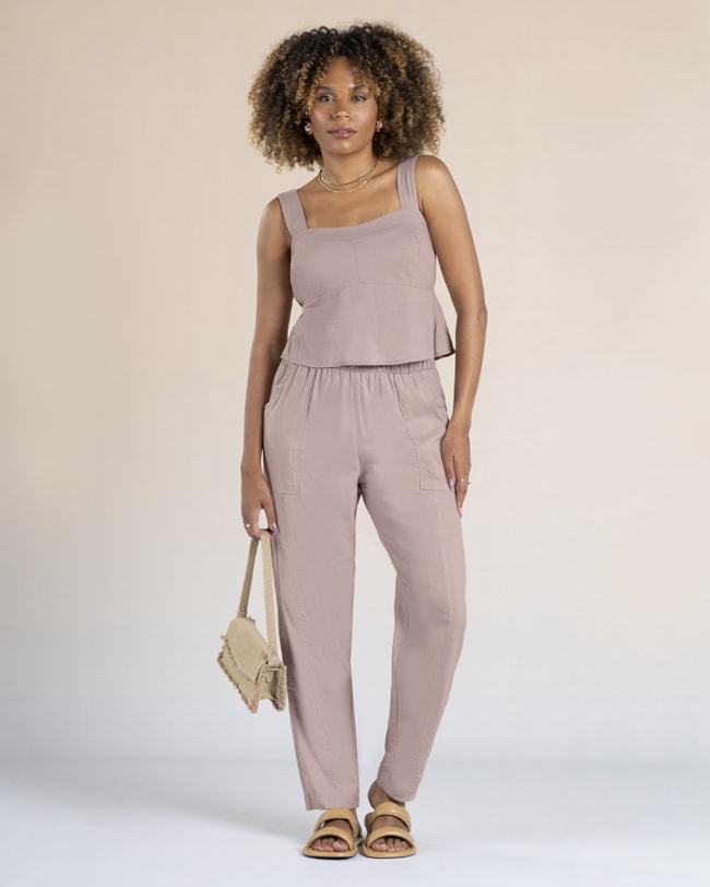 Blusa Cropped em Viscose Linho - Cereja Rosa - Bege P-9b2910bd-aff2-464a-8e98-0beedade91a4