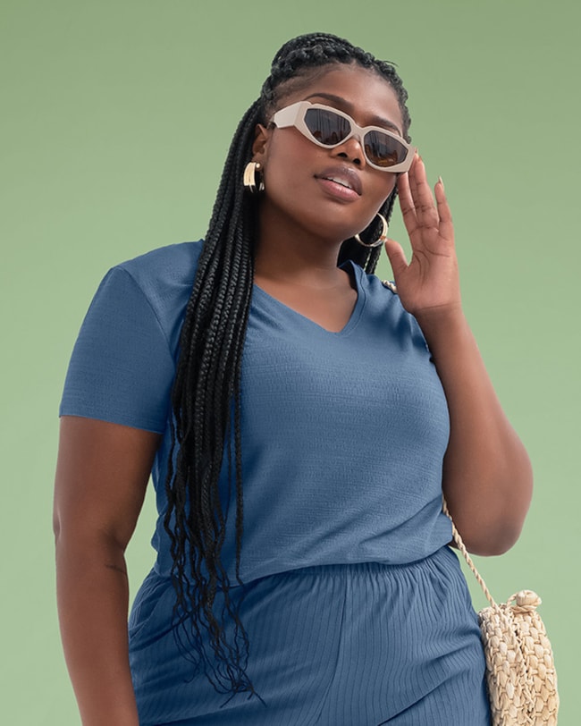 Blusa Decote V em Viscose Cereja Curves-e9400bf1-1165-47b2-9ade-42191b5762ad