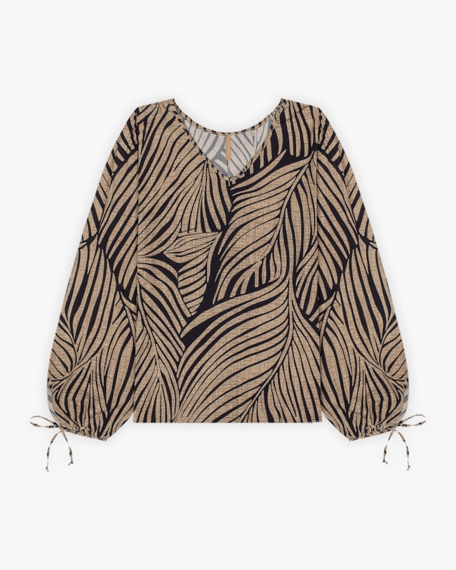 Blusa Estampada Plus Size com Manga Longa - Cereja Rosa - Bege-07fa7e00-01a3-4d2e-965b-442751d2cf15