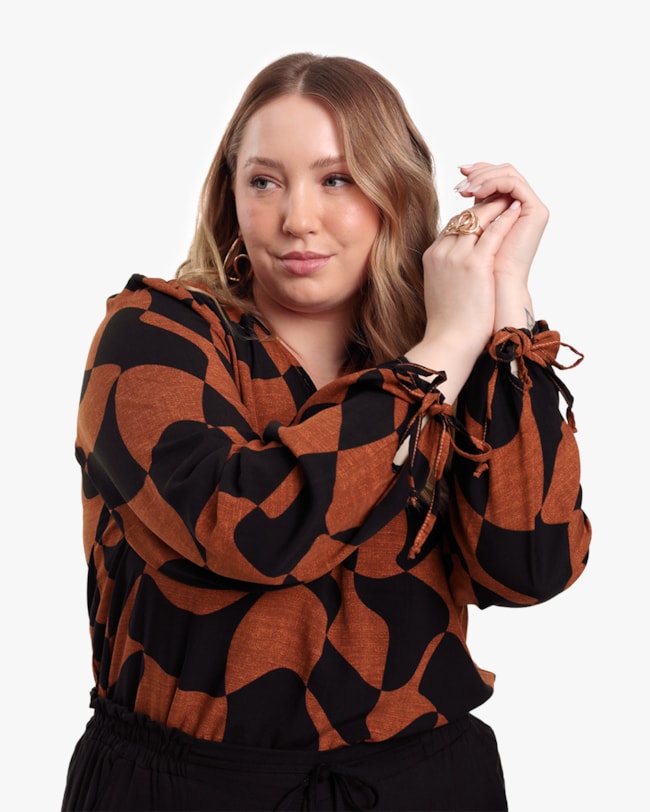 Blusa Estampada Plus Size com Manga Longa - Cereja Rosa - Ocre-1d871520-fc77-4e1f-8dd9-016db09da7b4