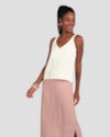 Blusa Feminina Cereja Rosa em Tecido Crepe Decote V Branco-e4741883-6163-4ae9-b07d-51bc5b0f1dc8