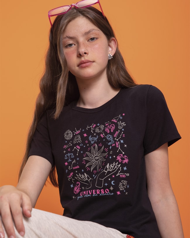 Blusa Feminina com Estamapa em Meia Malha Based-bee24609-1353-467b-ae49-d79fea0d8796