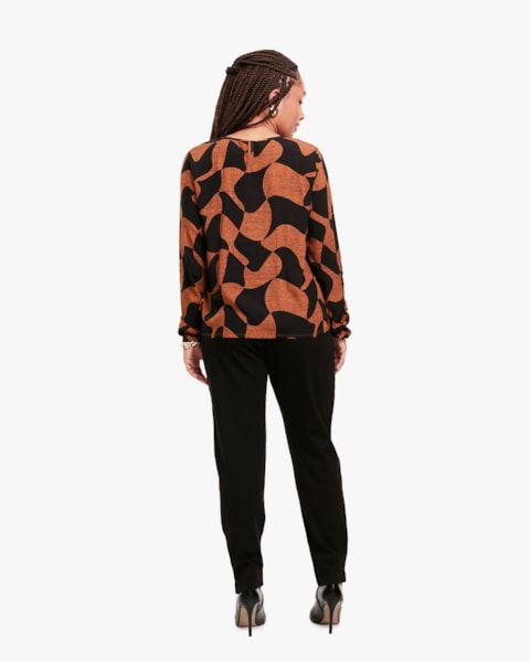 Blusa Feminina Estampada com Manga Longa e Decote Gota - Cereja Rosa - Ocre