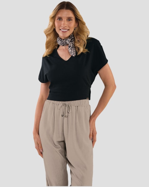 Blusa Feminina Manga Curta em Tecido Viscose - Cereja Rosa - Preto