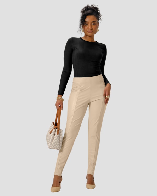 Blusa Feminina Manga Longa Canelada com Retilínea - Cereja Rosa - Preto