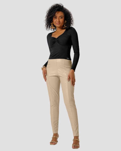 Blusa Feminina Manga Longa Decote com Franzido - Cereja Rosa - Preto