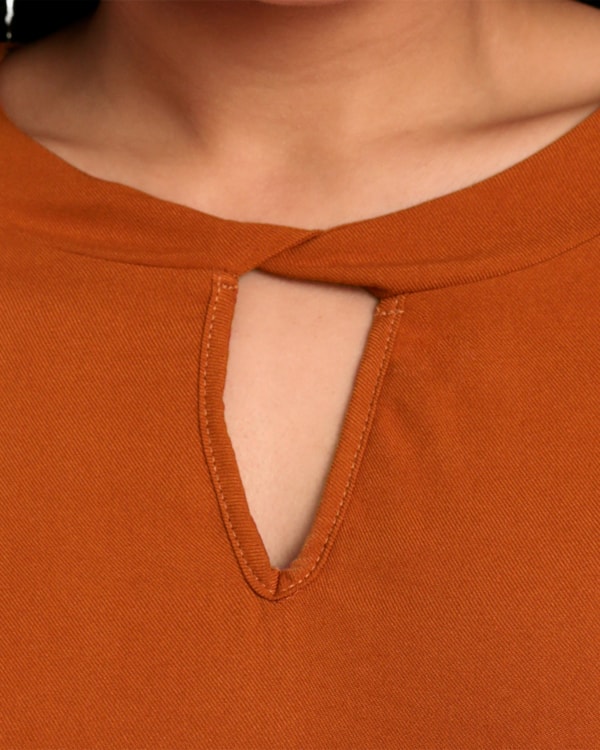 Blusa Feminina Manga Longa em Viscose com Amarração - Cereja Rosa - Terracota-G