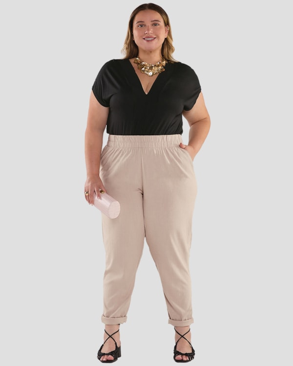 Blusa Feminina Plus Size com Decote V - Cereja Rosa - Preto