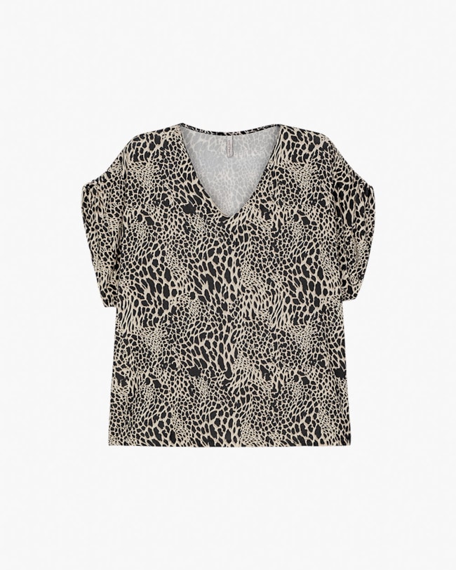 Blusa Feminina Plus Size em Viscose Estampada - Cereja Rosa - Preto-e3a97933-6011-458b-9a4f-36e3d7233021