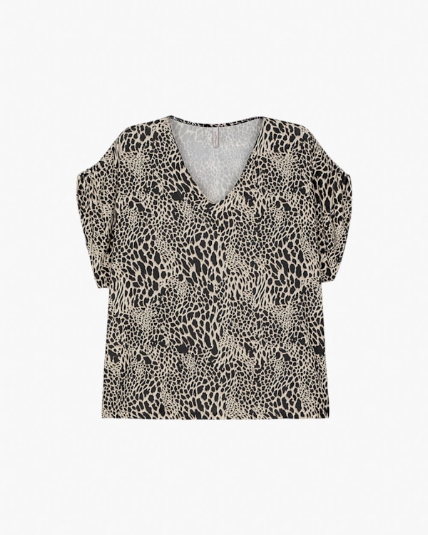 Blusa Feminina Plus Size em Viscose Estampada - Cereja Rosa - Preto