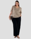 Blusa Feminina Plus Size em Viscose Linho Estampada - Cereja Rosa - Macchiato-cc626c64-b226-4e6f-b50e-12e04809c7b6