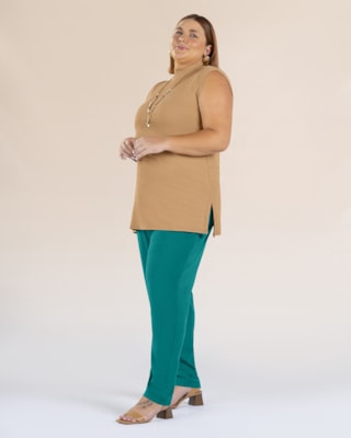 Blusa Log Plus Size em Viscose com Gola Alta - Cereja Rosa - Capim Dourado P