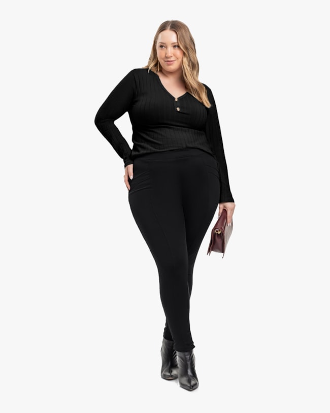 Blusa Plus Size Canelada com Decote V e Botões - Cereja Rosa - Preto-dc7cf364-3d30-492e-9cc6-c6faeb5c5789