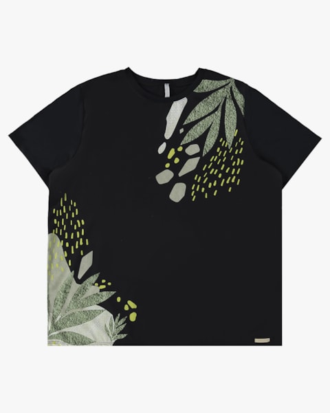 Blusa Plus Size com Estampa em Crepe e Resort - Cereja Rosa - Preto