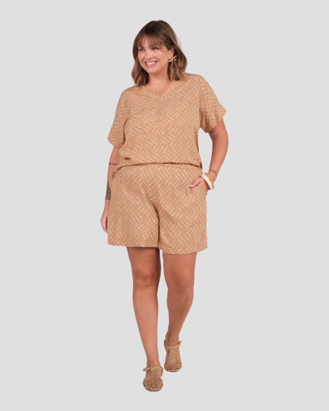 Blusa Plus Size em Viscose Estampa Decote V Cereja Rosa Bege-f06bab01-6380-4786-8848-850e84e9da13