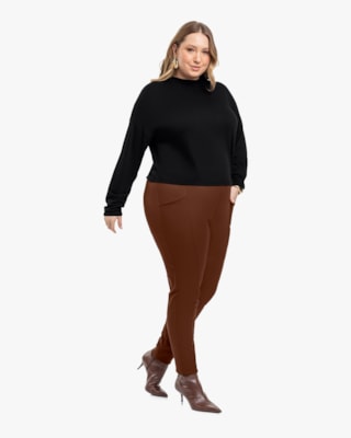 Blusa Plus Size Manga Longa com Retilínea - Cereja Rosa - Preto