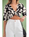 Calça Cropped em Sarja com Rasgos Cereja Rosa-77e8d27d-895a-408a-8c7a-52365ace59d0