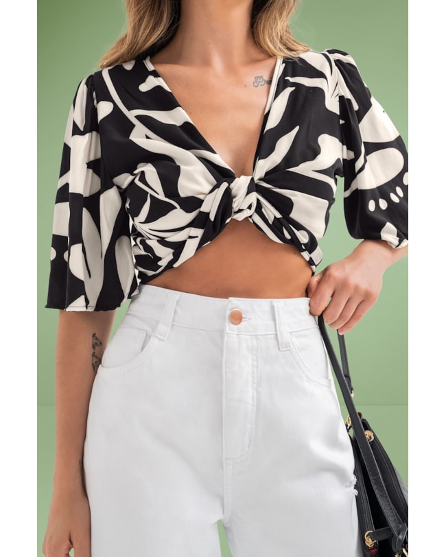 Calça Cropped em Sarja com Rasgos Cereja Rosa-12753328-1152-4eb1-b8d3-88e110fa86f4