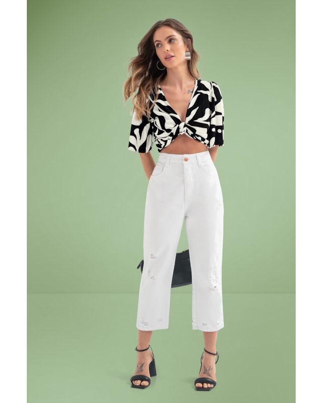 Calça Cropped em Sarja com Rasgos Cereja Rosa-c723b5c0-fe8a-43b9-870e-46e8e2f8593a