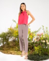 Calça Feminina Cenoura em Viscose Linho - Cereja Rosa - Bege-67f2ceb4-e0b7-4728-b892-56dfccc847ed