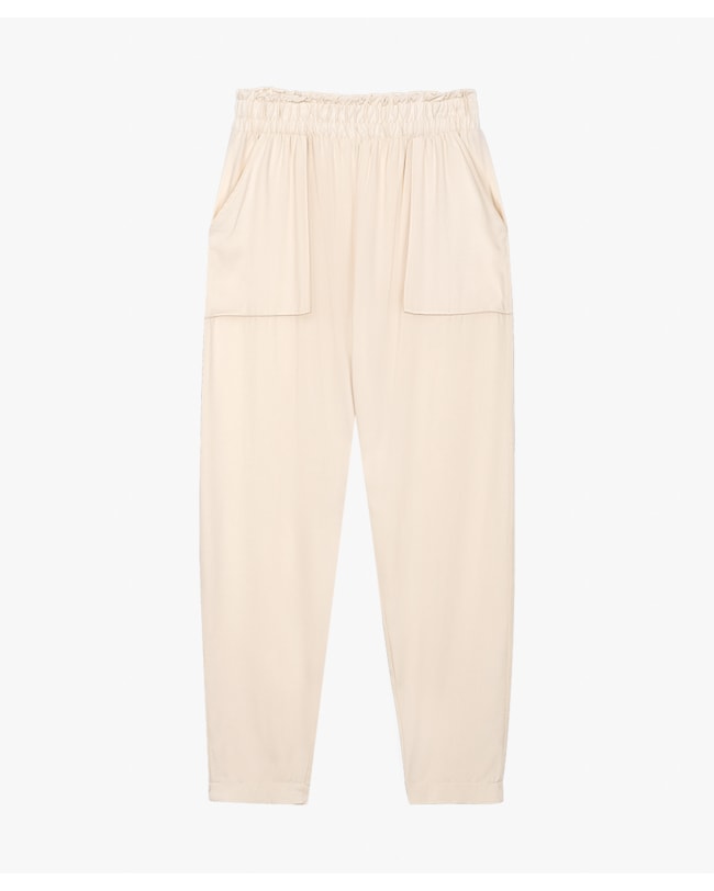 Calça Feminina com Bolsos Cargo em Viscose- Cereja Rosa - Areia-440d2f15-d717-4407-baed-f420e9dda383