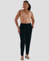 Calça Feminina com Bolsos Cargo em Viscose- Cereja Rosa - Preto-0166b0cc-1f49-4d11-a364-abb38a739d94