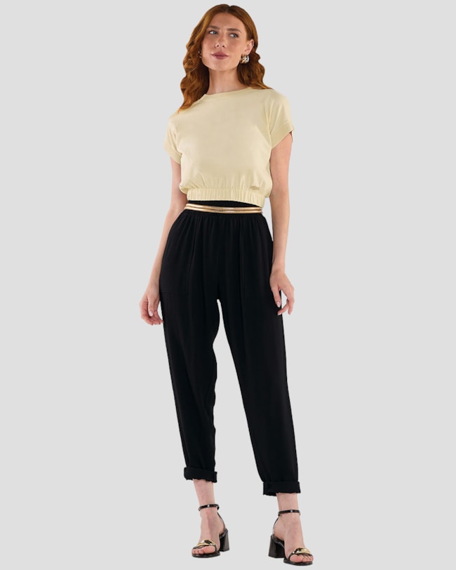 Calça Feminina com Bolsos Cargo em Viscose- Cereja Rosa - Preto-bc7205fe-dfa3-4882-af7c-8fb5c0ee4643