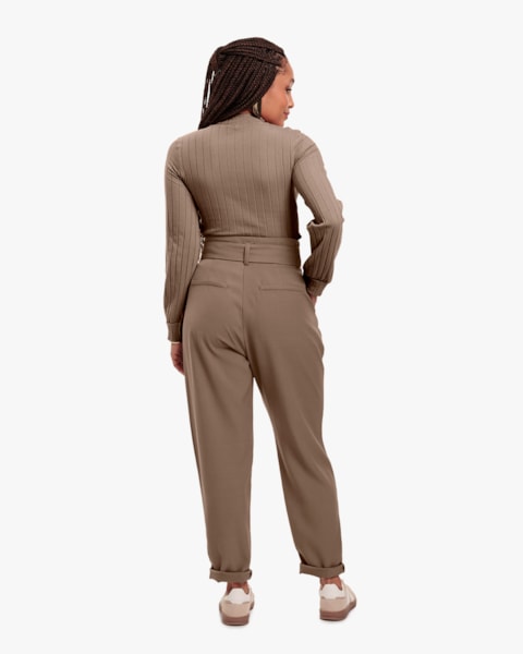 Calça Feminina em Alfaiataria com Amarração - Cereja Rosa - Macchiato