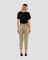 Calça Feminina em Alfaiataria com Bolso - Cereja Rosa - Semente-599cbe29-d312-449b-8e50-34610b2d7d91