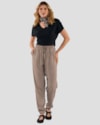 Calça Jogger Feminina com Bolsos - Cereja Rosa - Carvalho-3a415935-ce2e-461c-b892-fceb04dd4f90