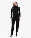 Calça Jogger Feminina em Pelo Aveludado - Cereja Rosa - Preto-258c3971-67a4-470f-8b68-22acea64a837