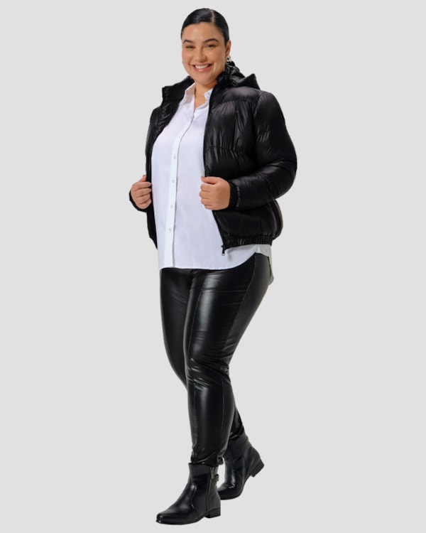 Calça Montaria Plus Size em Neocouro - Cereja Rosa - Preto