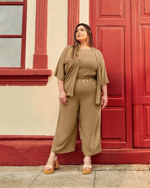 Calça Pantacourt Plus Size em Viscose Cereja Rosa Gengibre