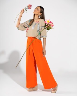 Calça Pantalona em Viscose com Pregas - Cereja Rosa - Ginger G
