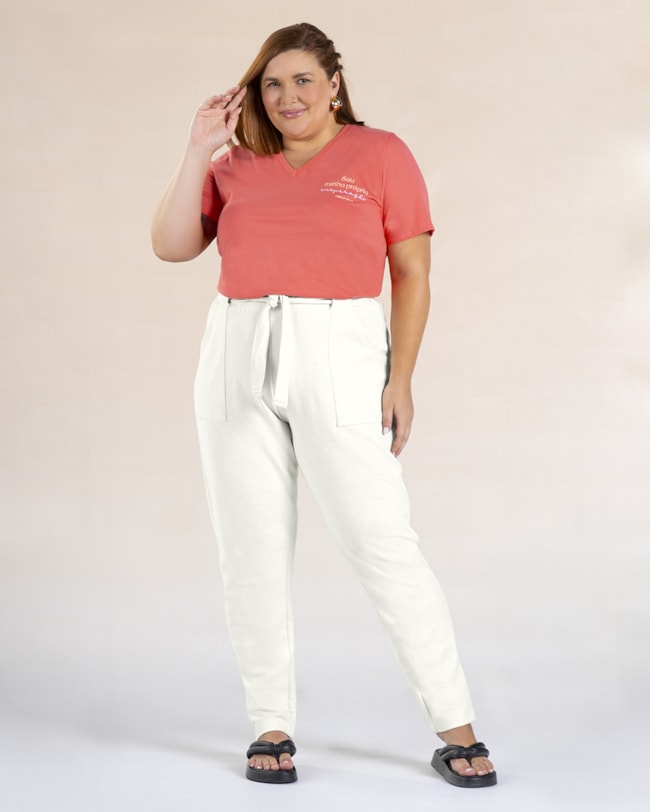 Calça Plus Size em Moletinho com Cinto - Cereja Rosa - Off White-13b2202f-f9dd-4bf2-a90c-dd48cf600e44