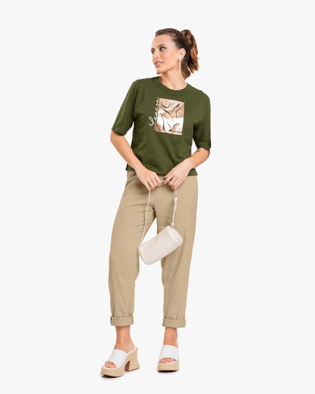 Camiseta Feminina com Estampa Relevo - Cereja Rosa - Oliveira-ef08cb85-6c7a-471d-b07a-e300e6a31644