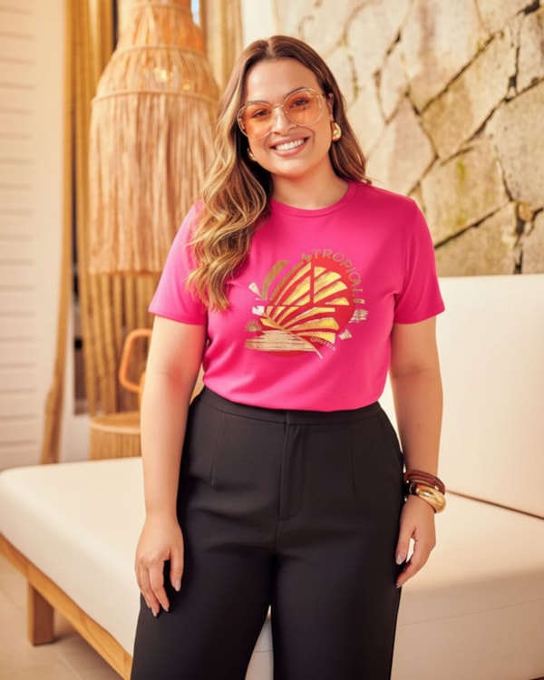 Camiseta Feminina Plus Size Estampa Tropical - Cereja Rosa - Cherry