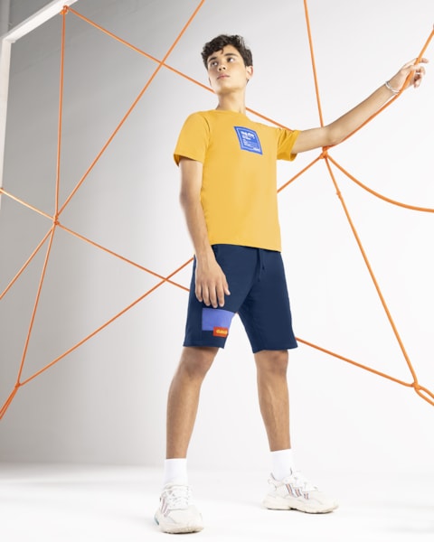 Camiseta Juvenil em Meia Malha Estampa Frontal - BaseD - Mostarda