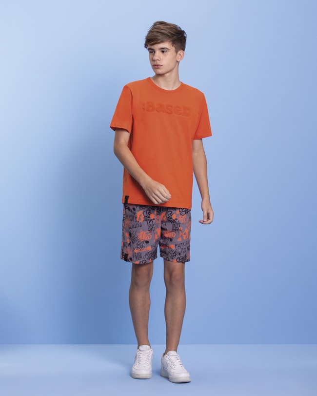 Camiseta Meia Malha com Estampa em Relevo Based-87abcea7-6b3d-438b-8d7a-9b4d9447870f