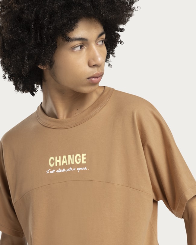 Camiseta Oversized Juvenil Masculina com Recorte e Estampa - BaseD - Capim Dourado-a750b62d-30cc-4de4-a3ff-97ee0063bd53