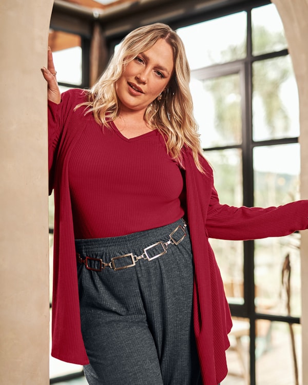 Cardigan Básico Plus Size em Ribana Canelada - Cereja Rosa - Cherry Red