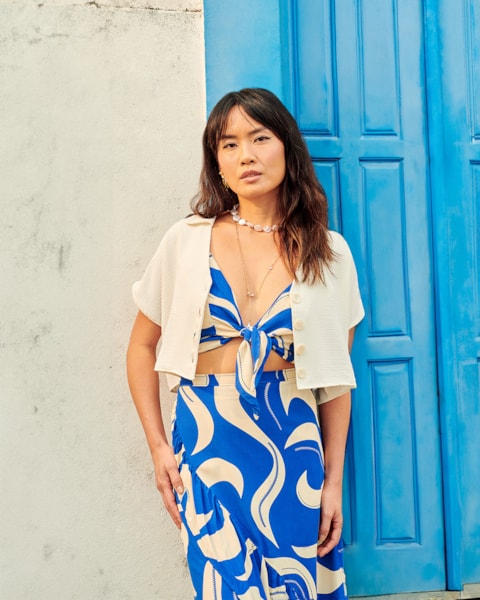 Saia Midi Envelope em Viscose Estampada Cereja Rosa