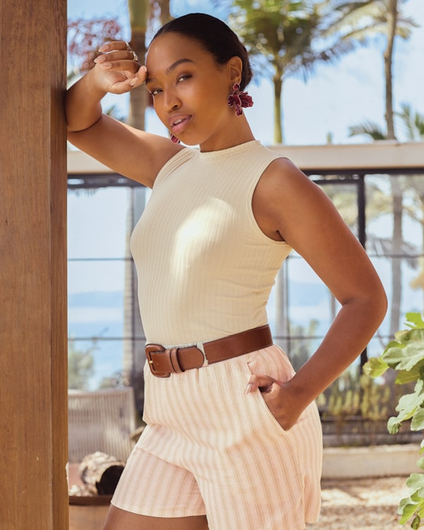 Shorts Feminino Listrado em Viscose Linho - Cereja Rosa - Baunilha