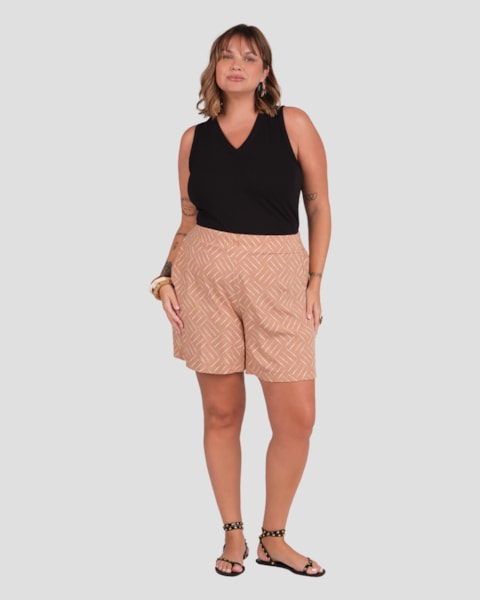 Shorts Plus Size em Viscose Estampada Cereja Rosa Bege