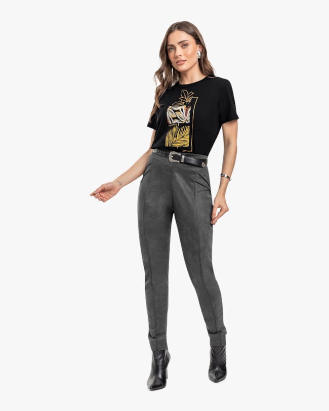 T-shirt Feminina com Estampa Metalizada em Meia Malha - Cereja Rosa - Preto-8459afc4-0379-4fbd-95ab-76ebcdf32a87